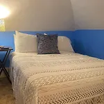 Sleeps 20 6 Bedrooms With 13 Beds Plus Parking And Wifi