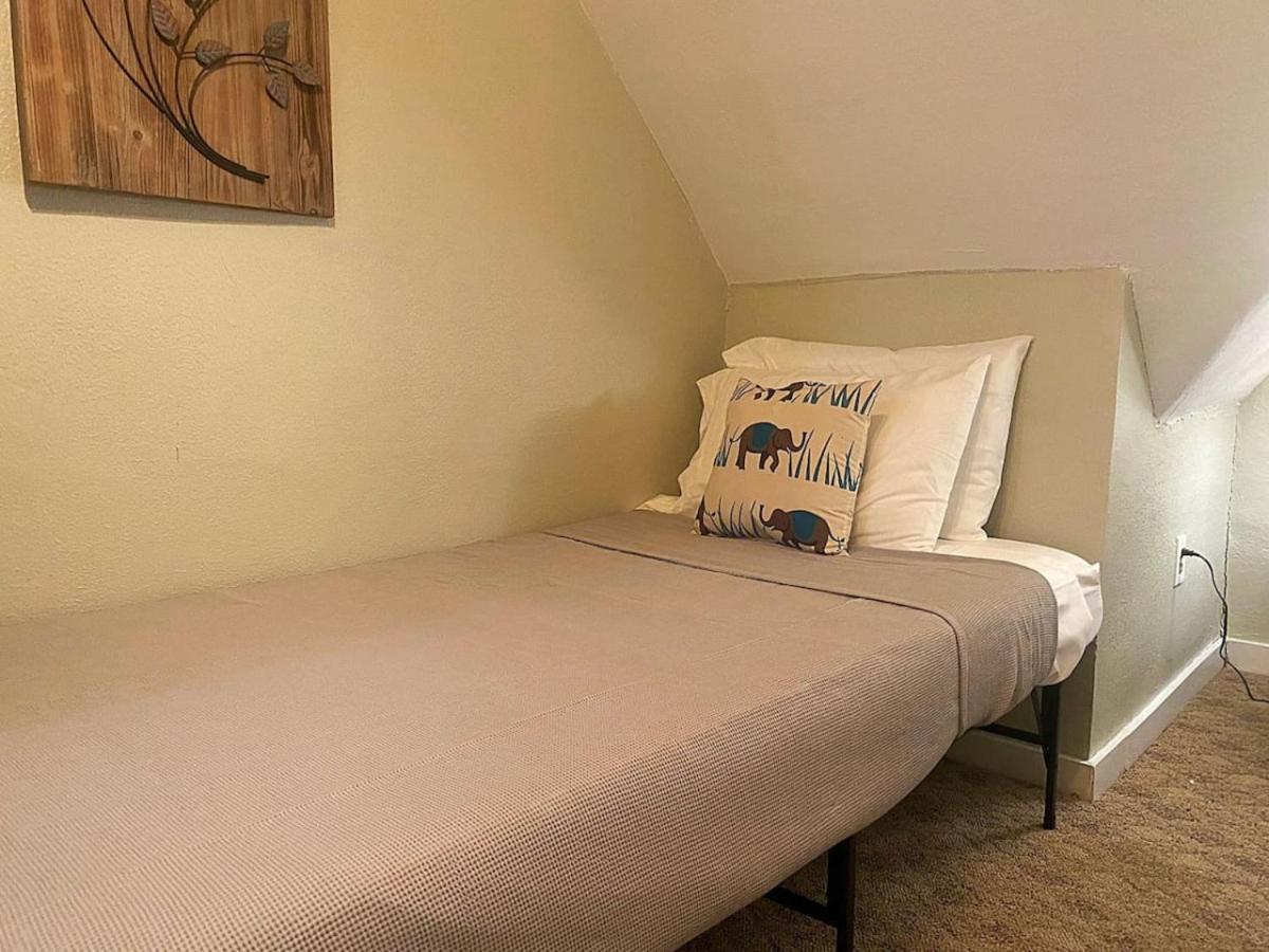 Sleeps 20 6 Bedrooms With 13 Beds Parking And Wifi *