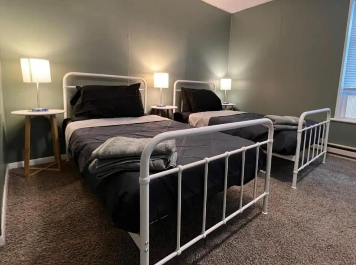 Holiday home Sleeps 20 6 Bedrooms With 13 Beds Parking And Wifi New Castle